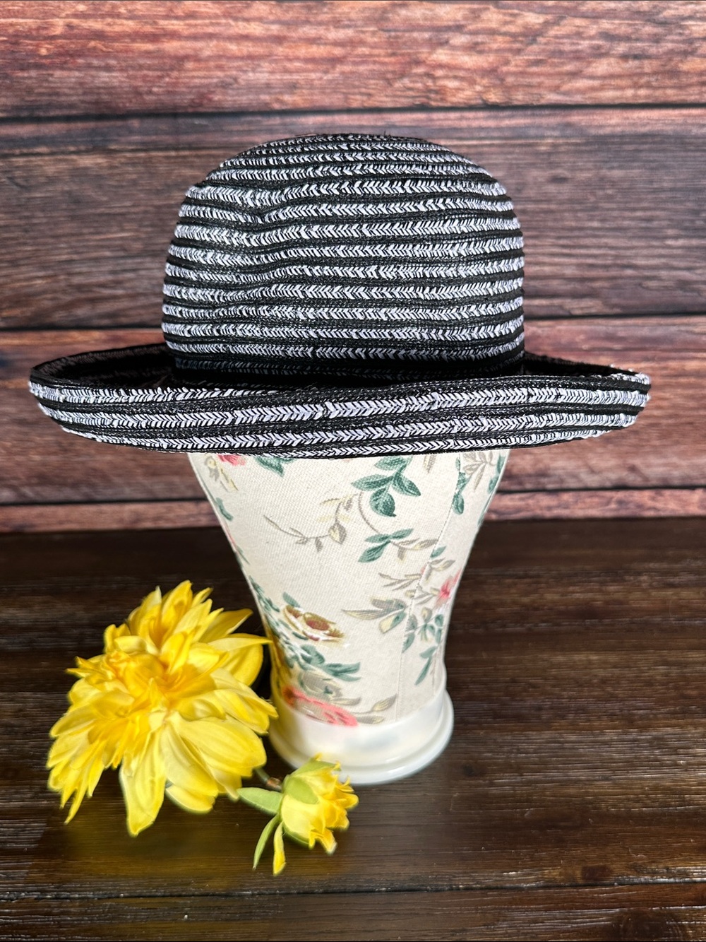Da-Me Black & White Striped Women’s Sun Hat Made in Italy!